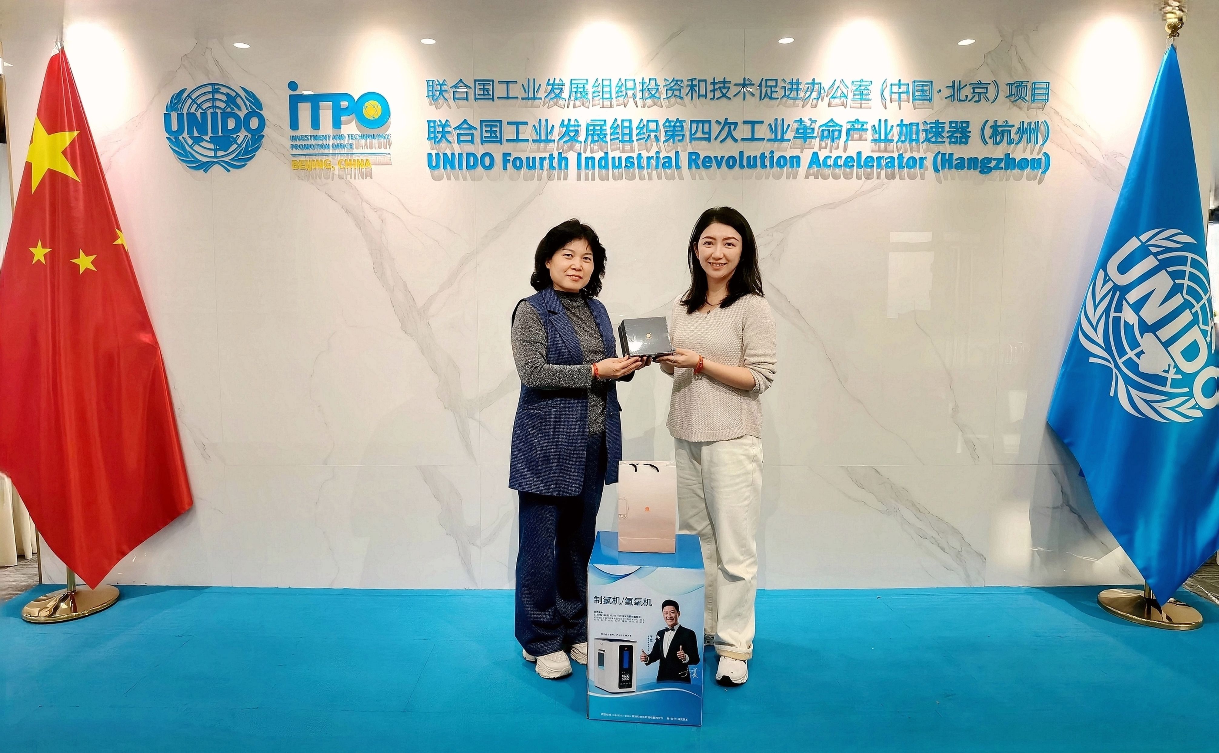 名泰半导体激光治疗仪——手腕上的健康守护者