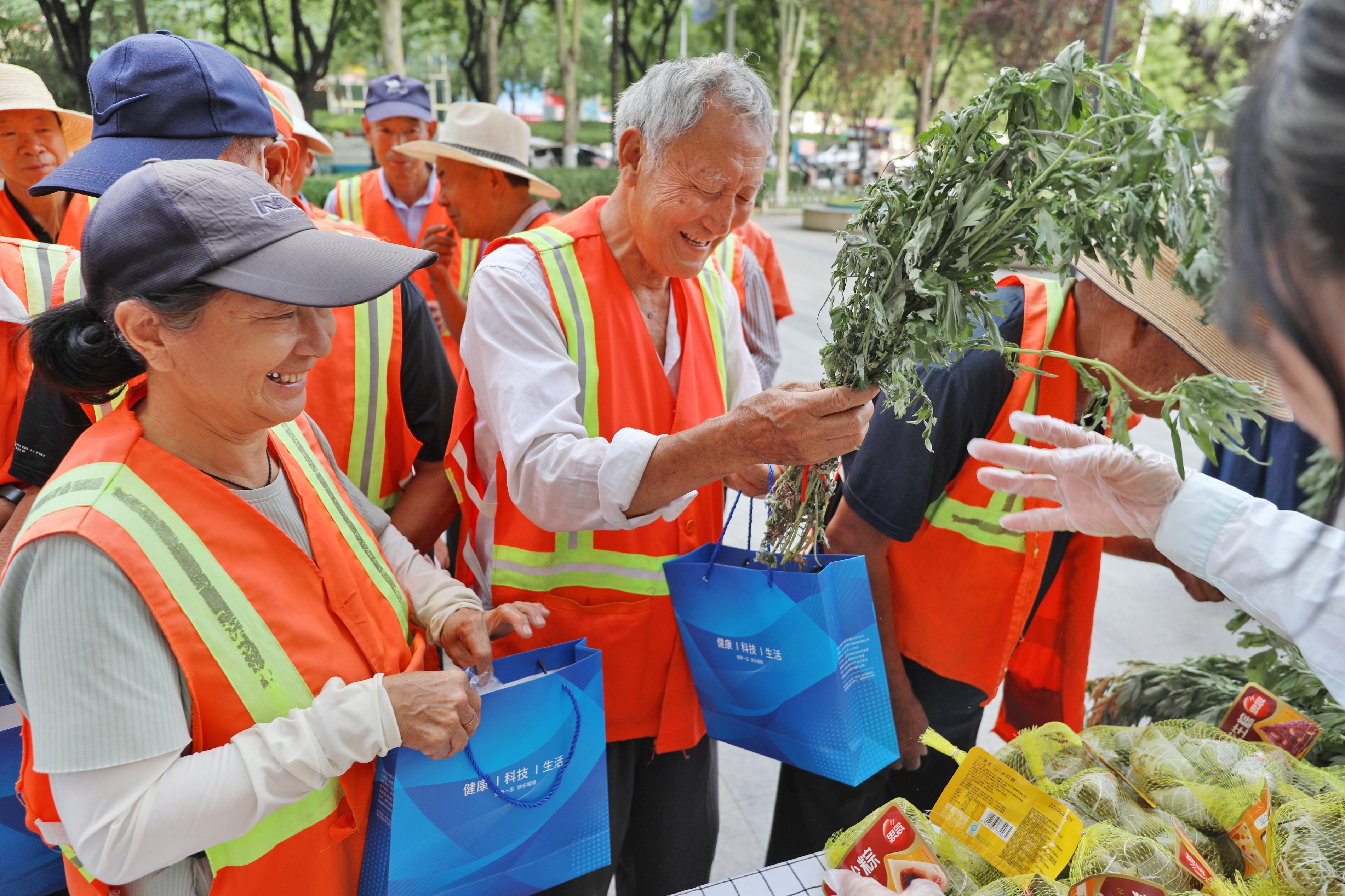 浓情端午，情系环卫——名泰医疗为一线环卫工作者送祝福献爱心！