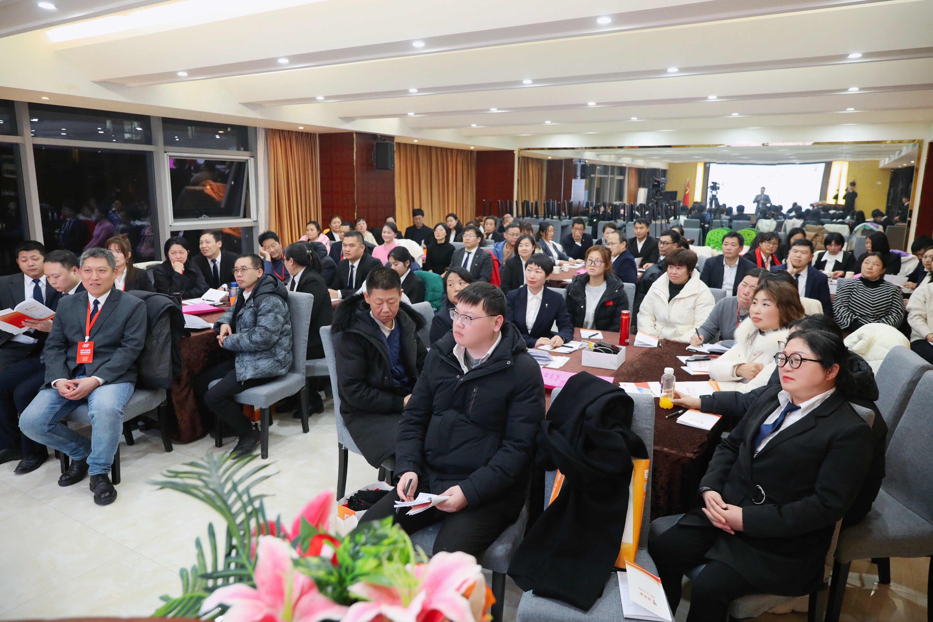 深度赋能启航，名友商学院2025年第一期雏鹰起飞精英培训会圆满落幕